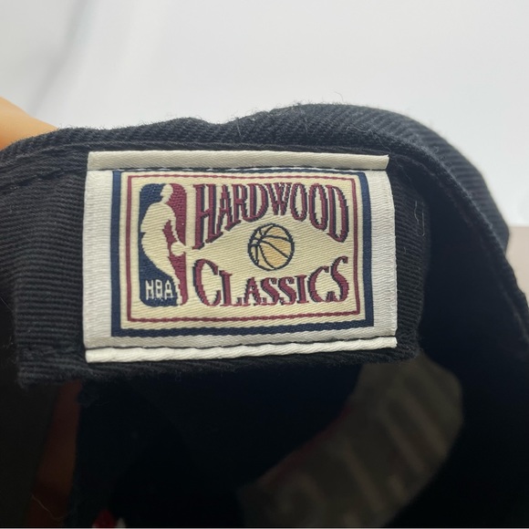 CHICAGO BULLS MITCHELL & NESS SNAPBACK HAT ADULT ADJUSTABLE Embroidered Black - Picture 8 of 8